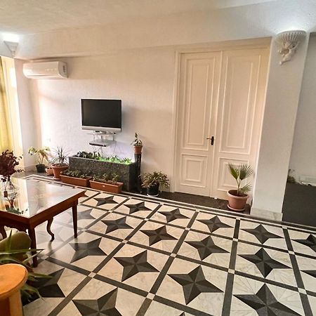 Elross Hotel Jerevan Buitenkant foto