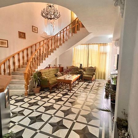Elross Hotel Jerevan Buitenkant foto