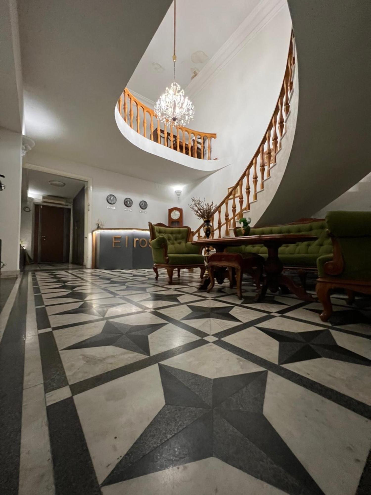Elross Hotel Jerevan Buitenkant foto