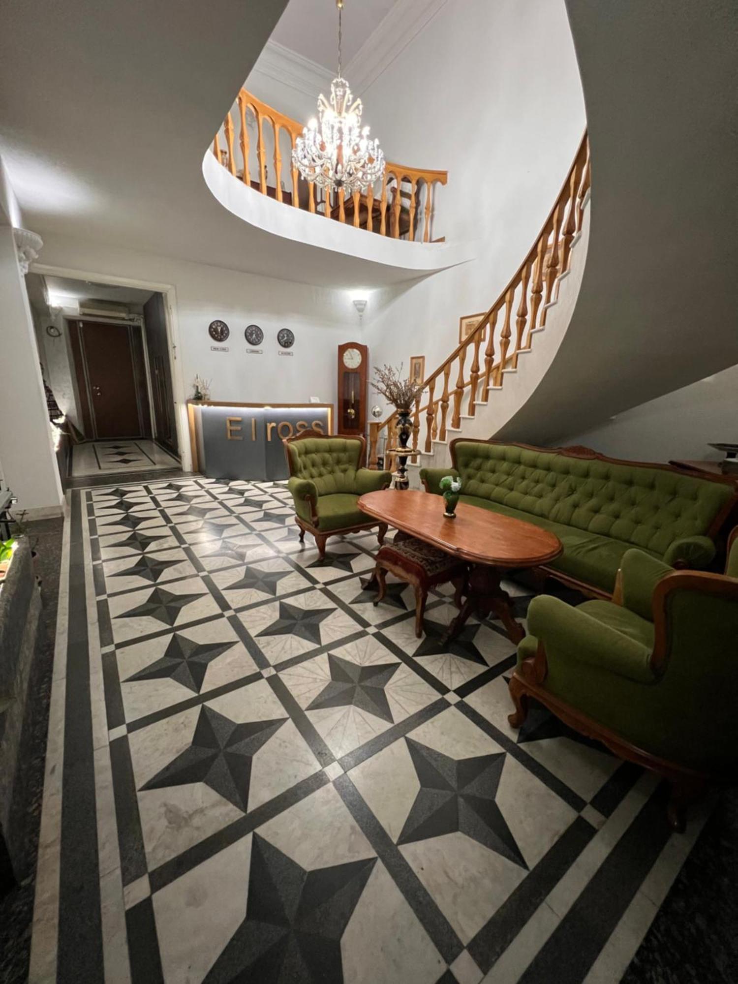 Elross Hotel Jerevan Buitenkant foto