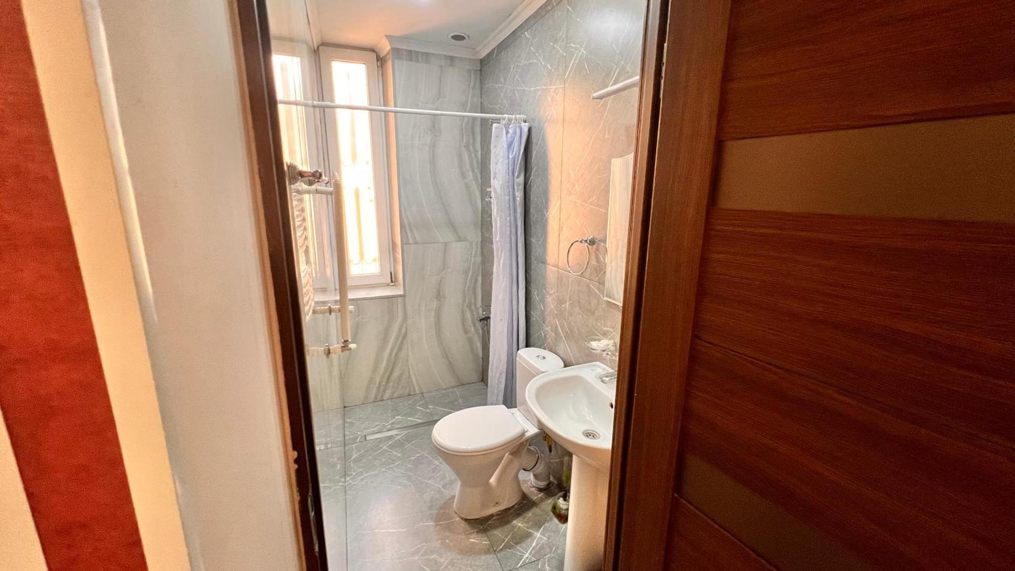 Elross Hotel Jerevan Buitenkant foto