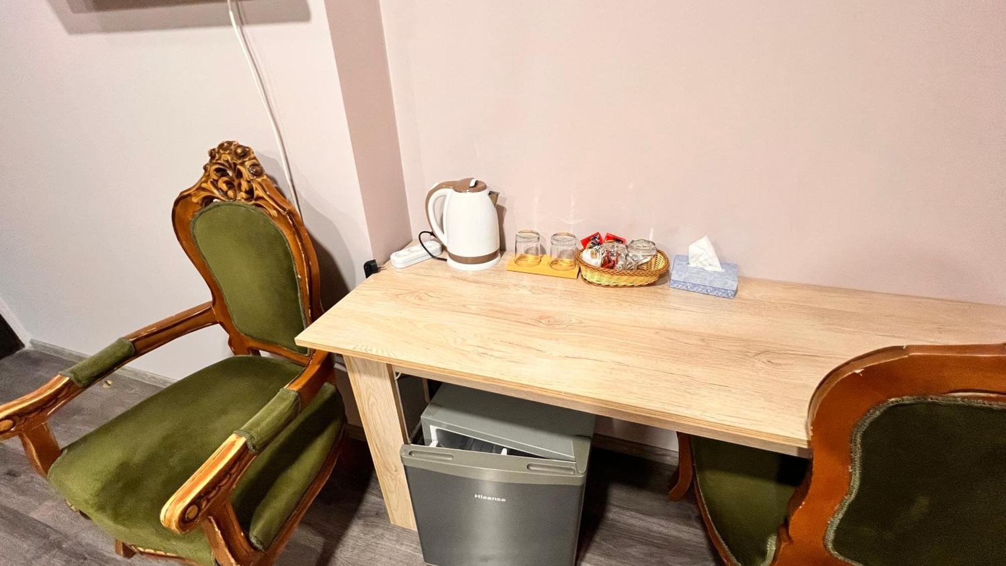 Elross Hotel Jerevan Buitenkant foto