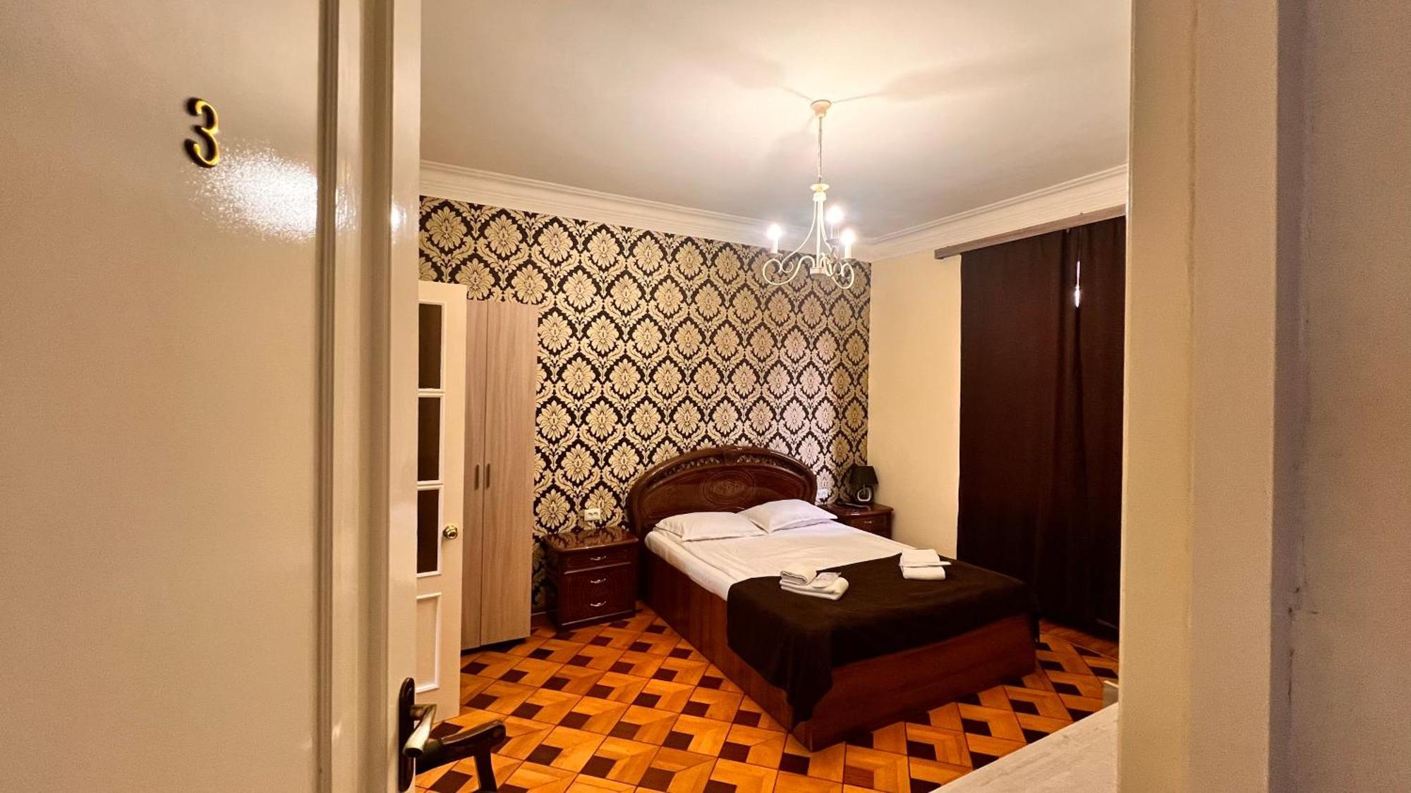 Elross Hotel Jerevan Buitenkant foto