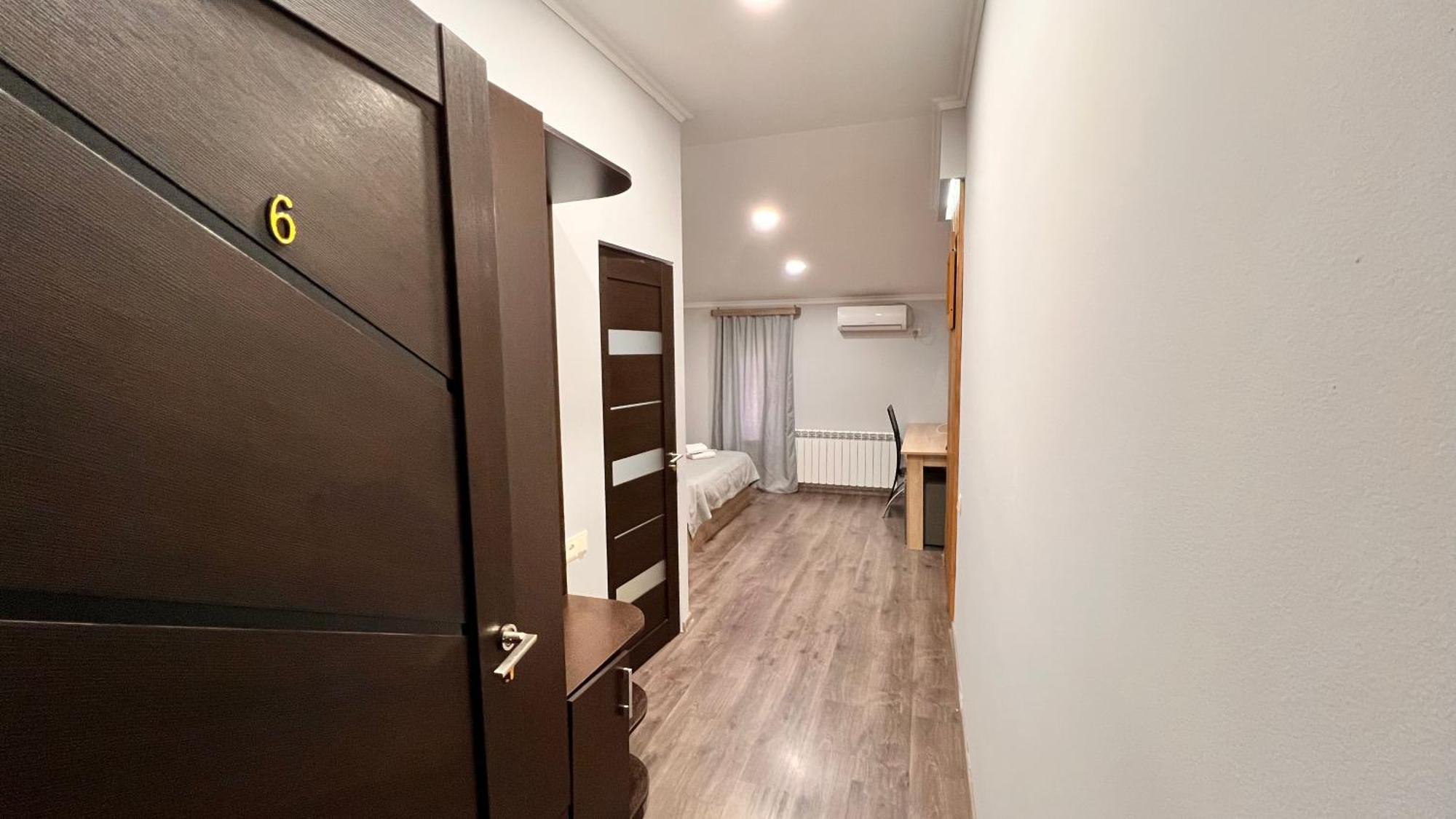 Elross Hotel Jerevan Buitenkant foto